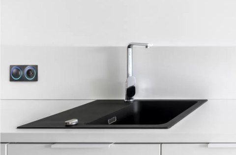 Inteligentne gniazdko FIBARO Walli Outlet Type E, antracyt (FGWOE-011-8)