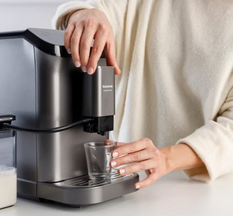 Ekspres ciśnieniowy do kawy Taurus Accento Latte; 20 bar White Coffee