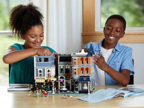 LEGO Creator Expert 10255 - Plac Zgromadzeń